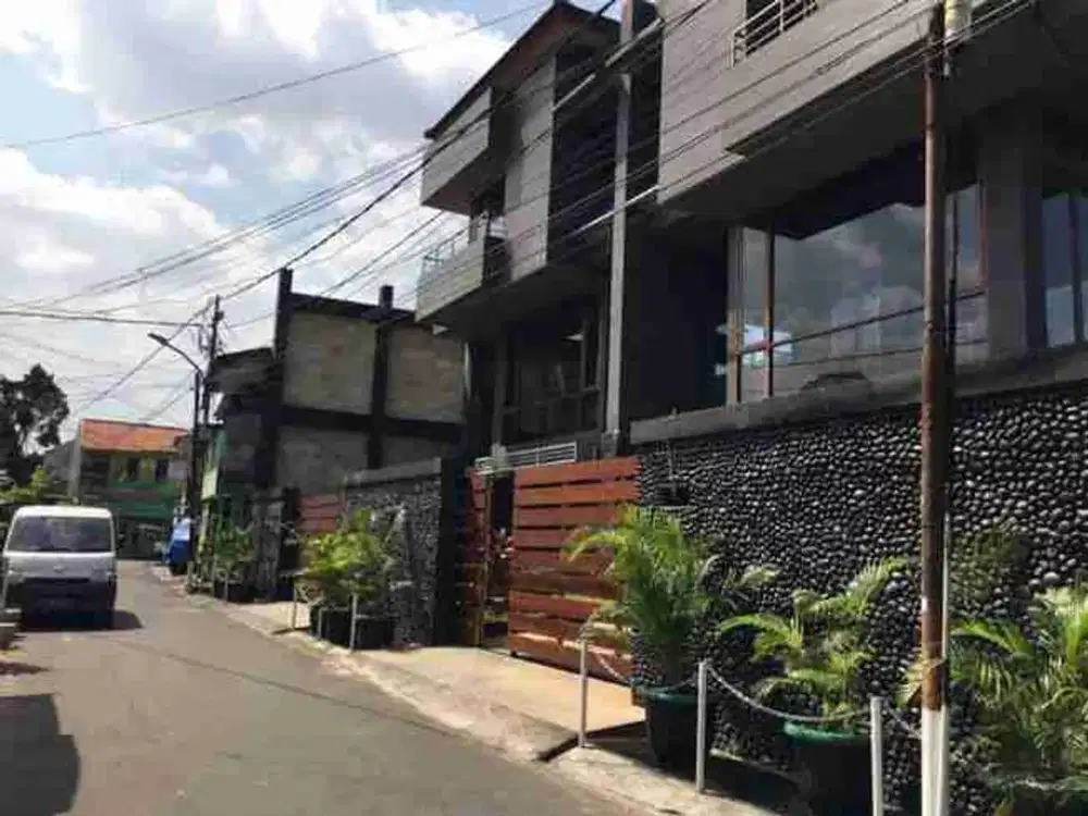 rumah moderen 3lt siap huni 4 kamar