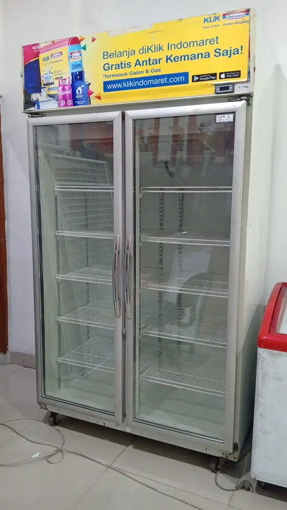 showcase murah 2 pintu merk GEA 1000L normal