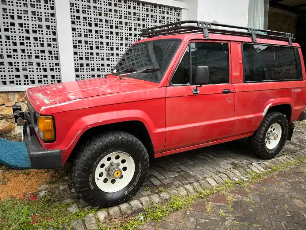 Trooper Orian 4x4 1985  3pintu