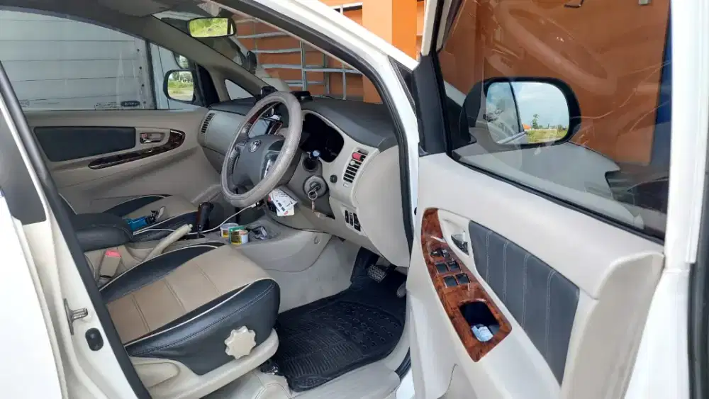 inova barong v 2015 putih sangat terawat tinggal pakai ori cat