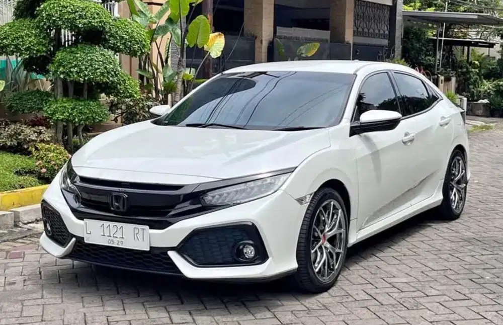 DIJUAL HONDA CIVIC 1.5 HATCHBACK E CVT 2018 TERMURAH ISTIMEWAH