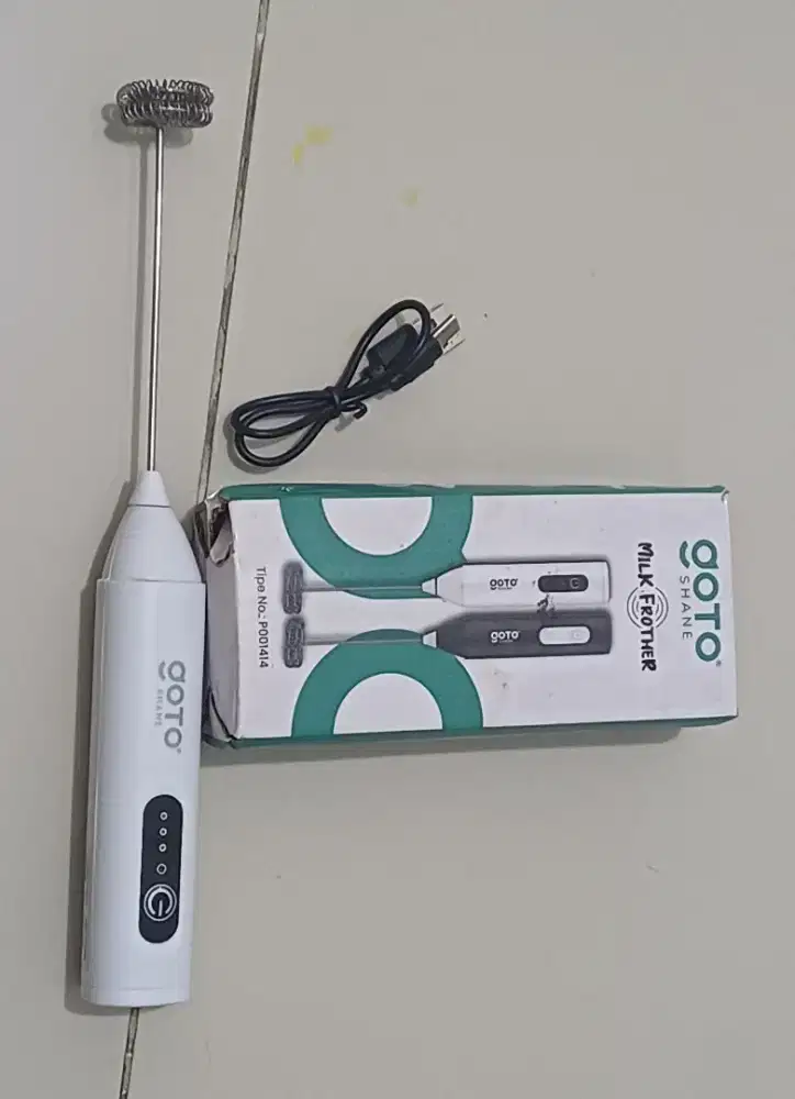 Alat pengaduk kopi otomatis & holder HP