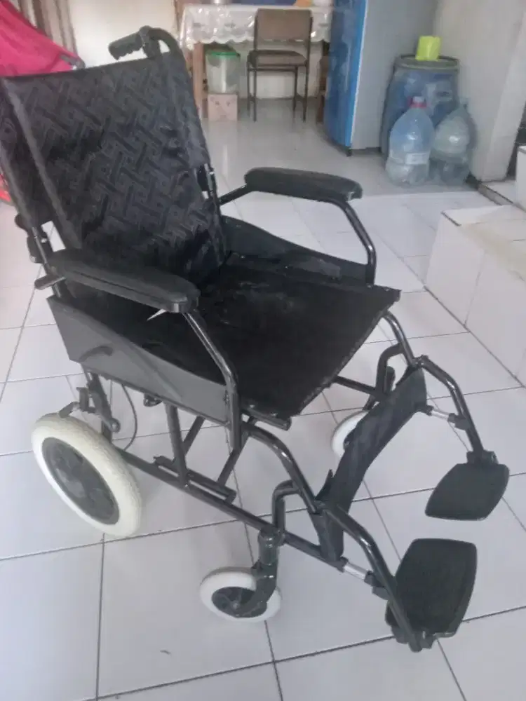 Kursi Roda Bekas Pakai