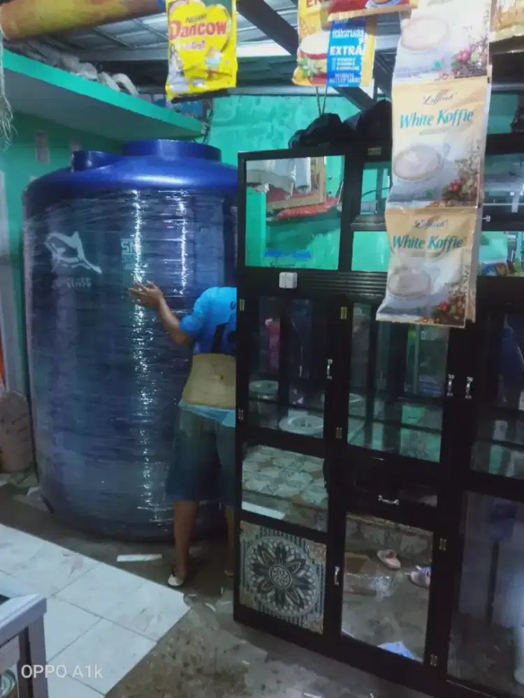 Dijual usaha depot air minum isi ulang galon