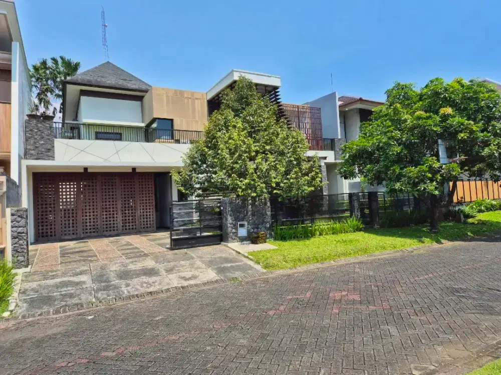 Rumah Bagus Siap Huni di Boulevard Araya Golf Malang Luas 420 m2