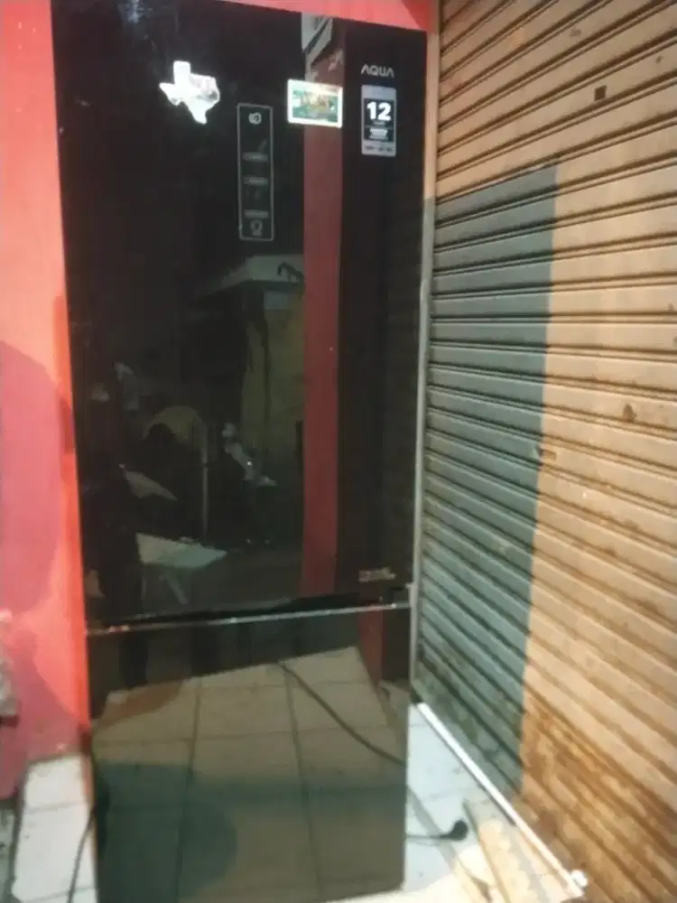 Kulkas akua blum lama pake