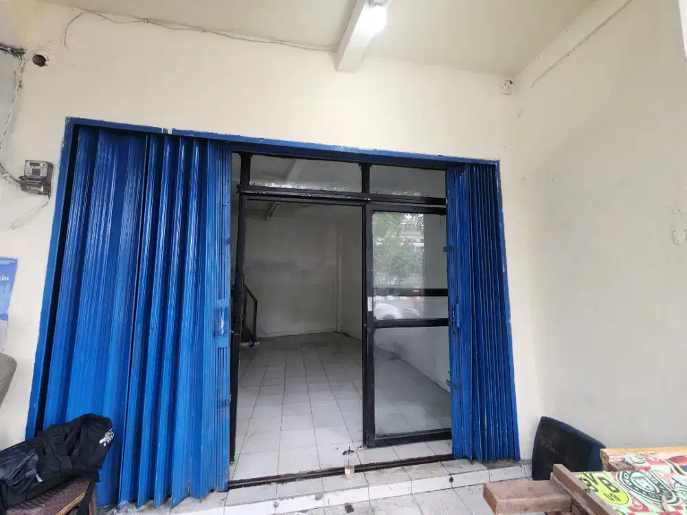 DI SEWAKAN RUKO 2 LANTAI LOKASI PINGGIR JALAN RAYA LATUMENTEN GROGOL