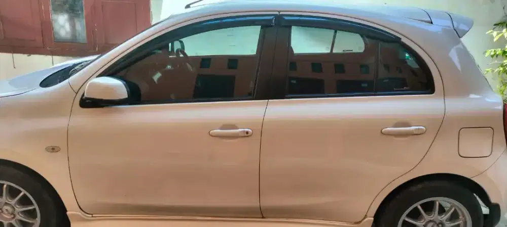 Nissan March tahun 2013 Low KM