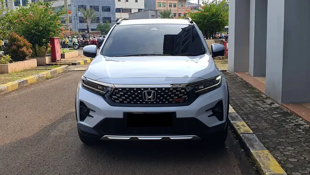 Honda WR-V WRV WR V 1.5 RS CVT Sensing AT Putih 2023 Like New Low KM