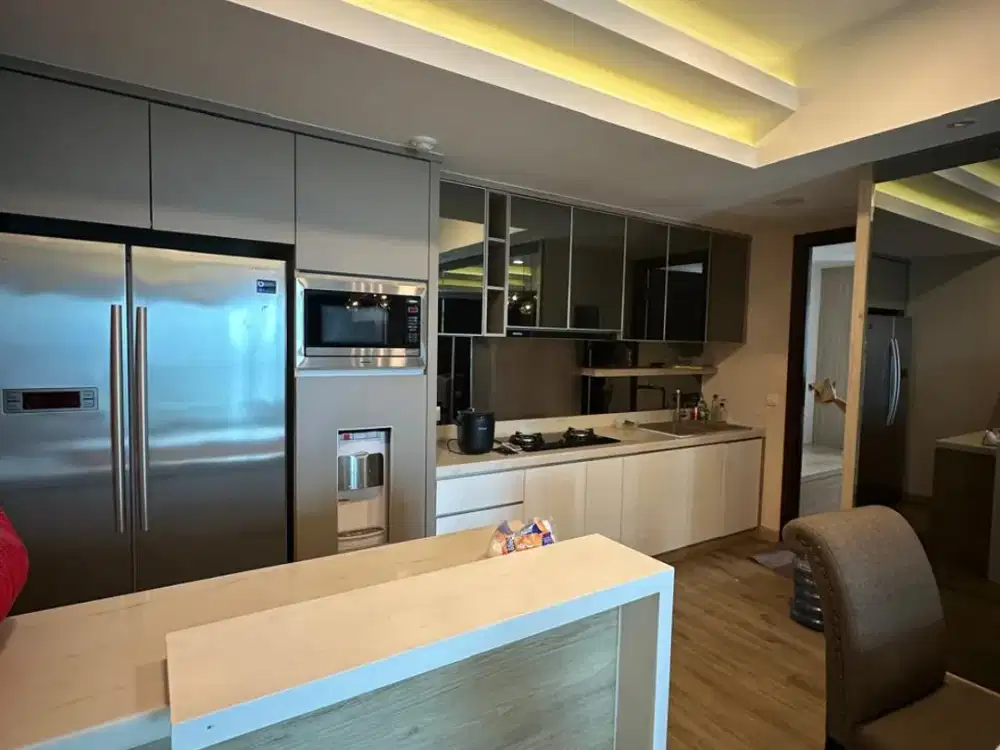 DIJUAL APARTEMEN KENSINGTON TOWER DALLINGTON LANTAI TENGAH FULL FURNISH