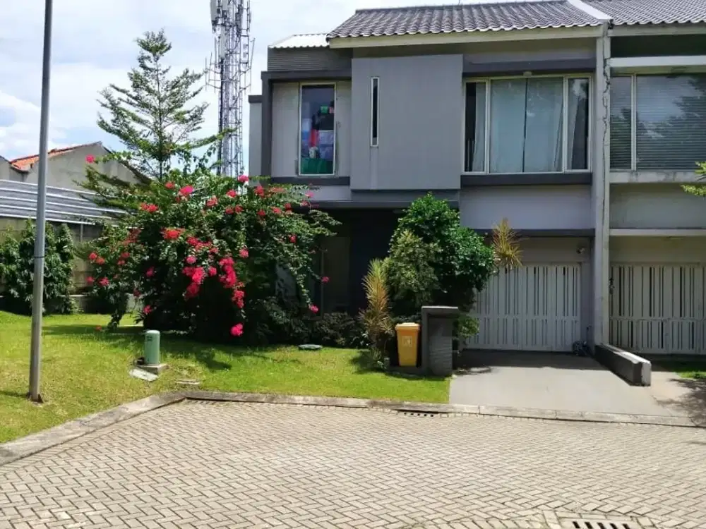Rumah 2.5 Lantai Posisi Hook Semi Furnished di Kebayoran Bintaro