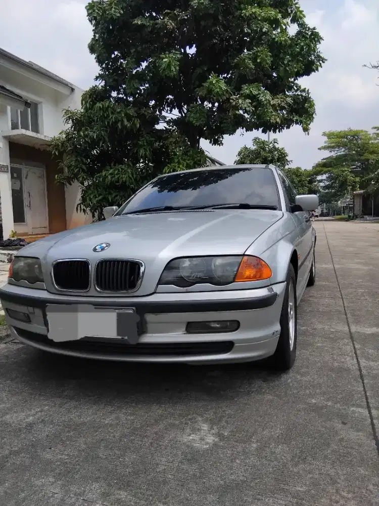 BMW 318i 2001 Bensin