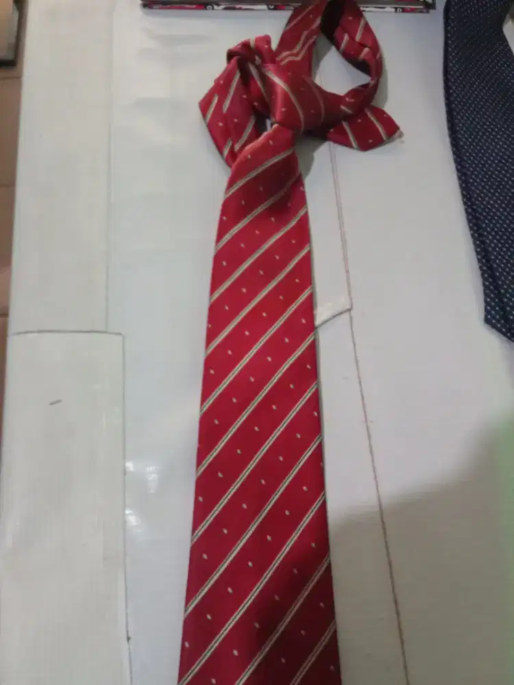 Asal laku dasi pria cocok untuk kerja