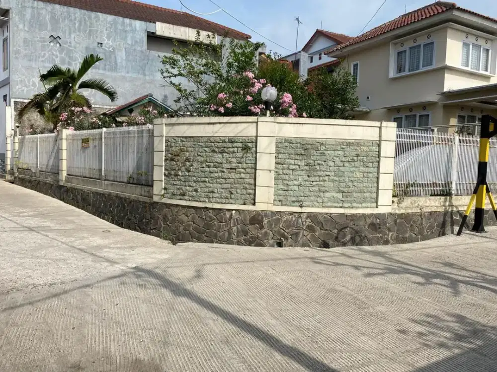 Rumah Luas 385m² SHM Ciwaruga Parongpong – Taman Besar, 2 Gazebo, Nyaman & Jarang Ada!