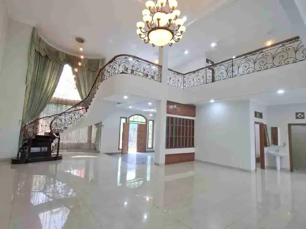 Dijual Rumah Mewah Cantik di Batununggal Elok Bandung