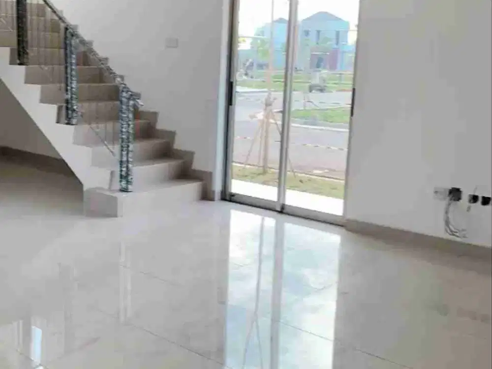 Disewakan Rumah Hook PIK2 10x15 Strategis & Listrik 4.400 Watt