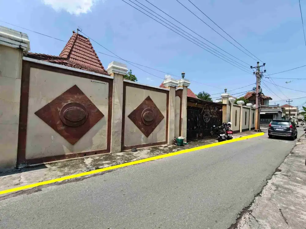 Rumah Bagus Akses Aspal Lebar Dekat Solo Grand Mall