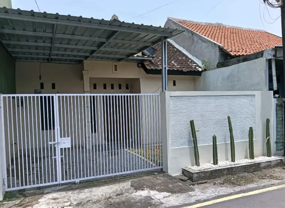 Sewa rumah Nyaman Adem Tenang Asri 5menit Bandara Adi Soemarmo