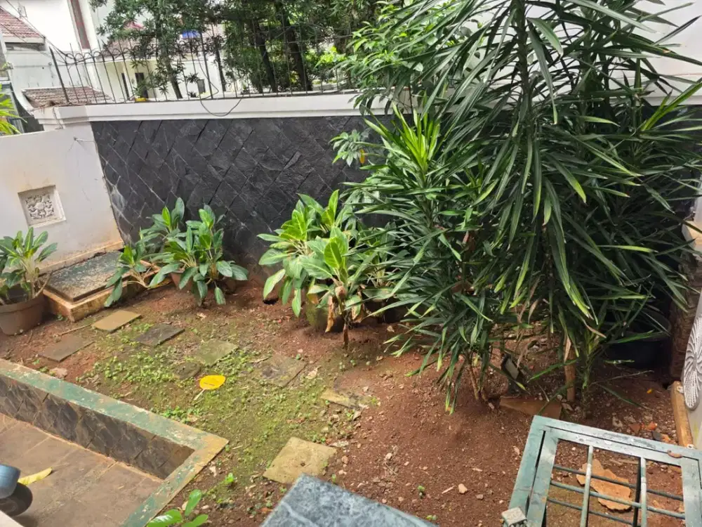 5 Bedroom Modern House in Pondok Indah - Bagus - ex Celebrity