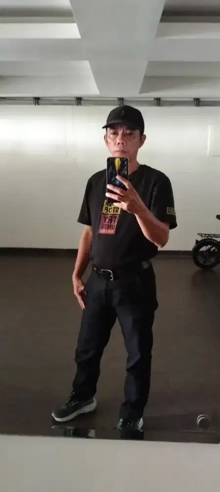 Cari loker supir pribadi/kantor ( tidak merokok)