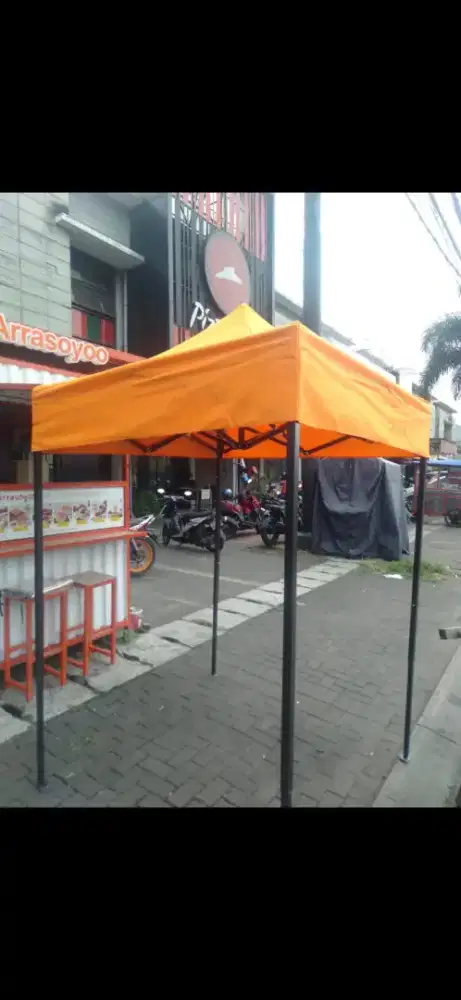 Tenda besi kokoh untuk bazaar jualan
