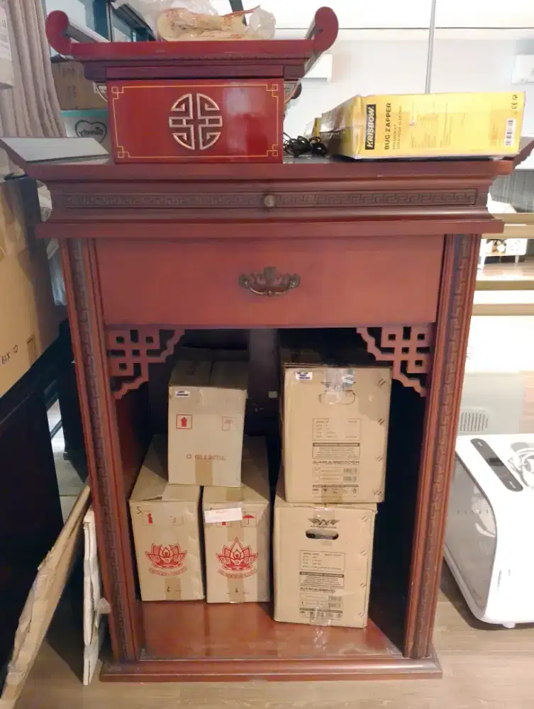 Meja altar sembahyang