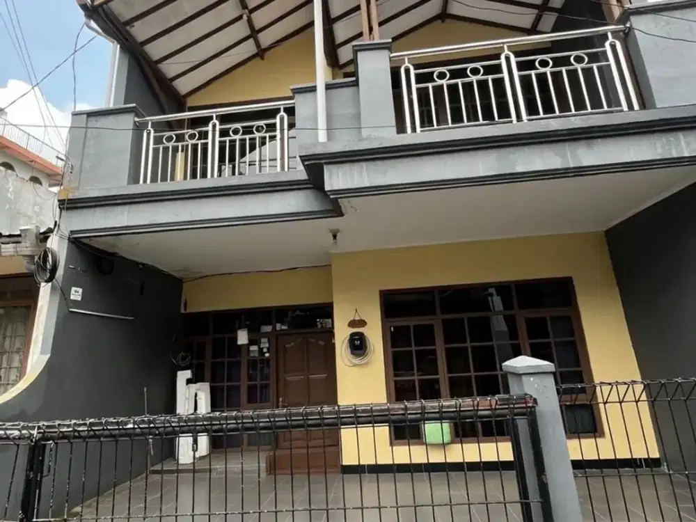 Rumah 2 Lantai Siap Huni di Sarimanah 2 – 5 Kamar Tidur, Akses Mobil, Cocok untuk Keluarga Besar