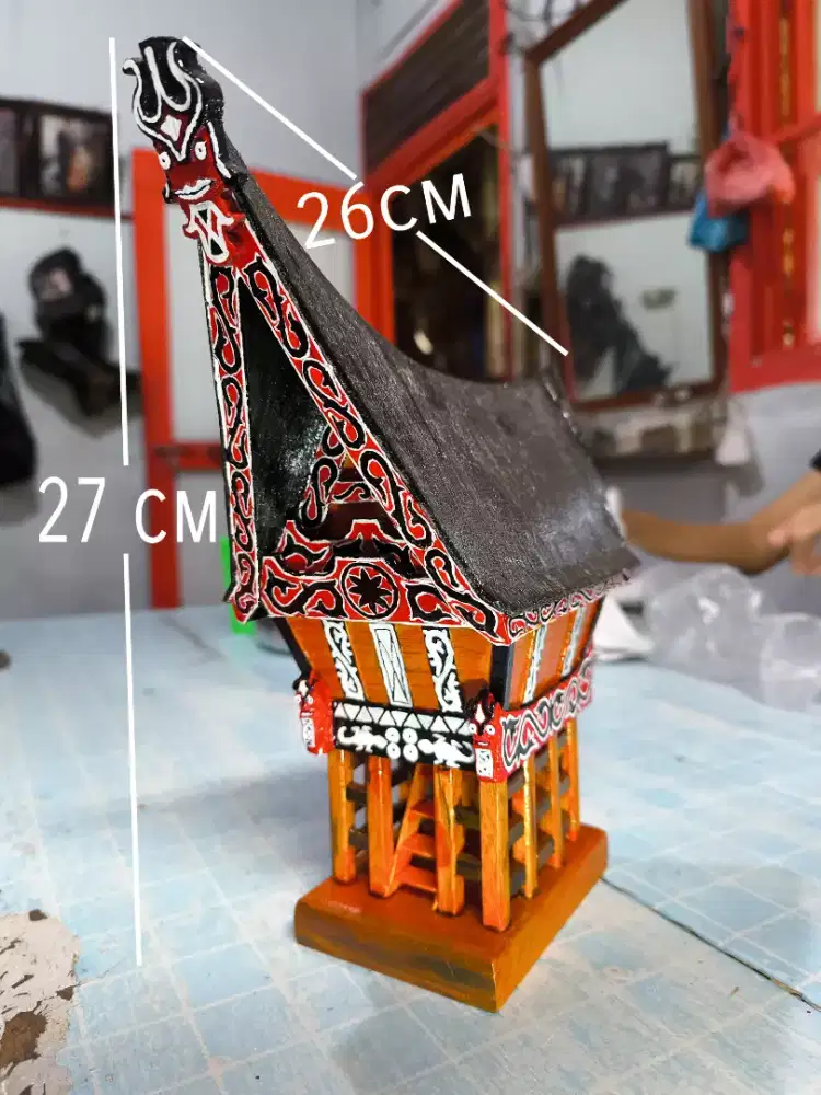 Miniatur rumah adat Batak Toba/Jabu Bolon/Ruma Bolon/Kerajinan Tangan