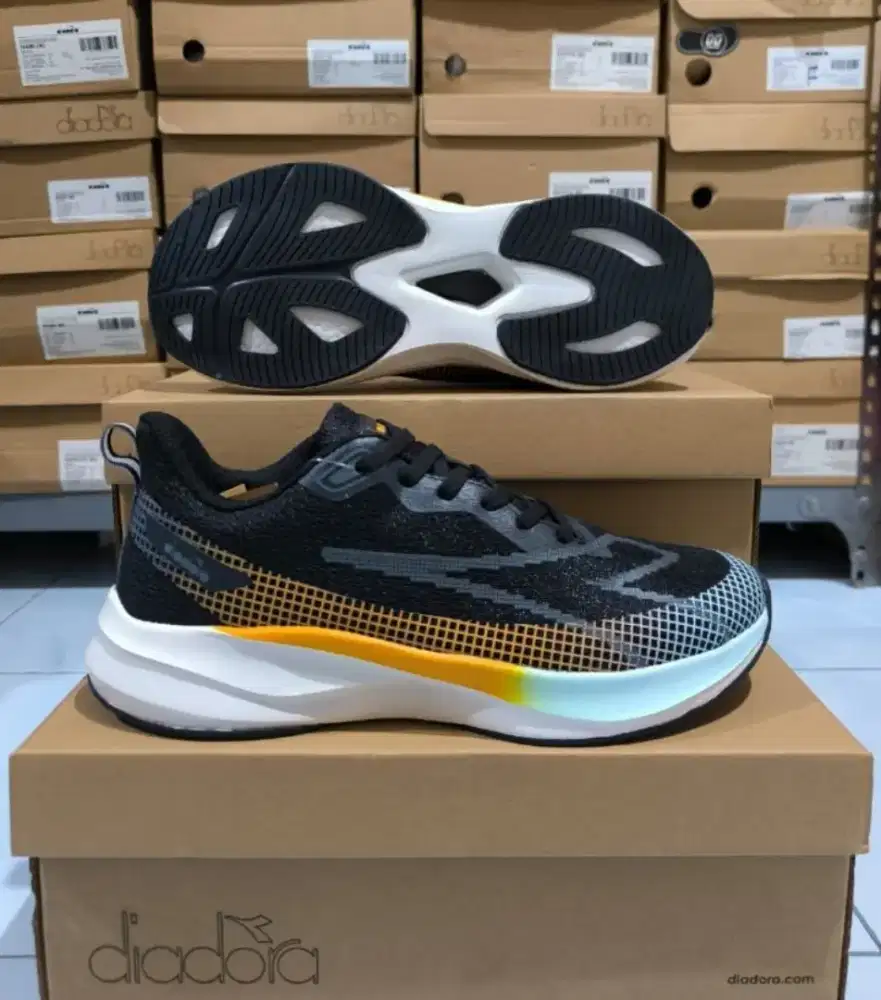 Sepatu diadora run size 40 dan 41 murah