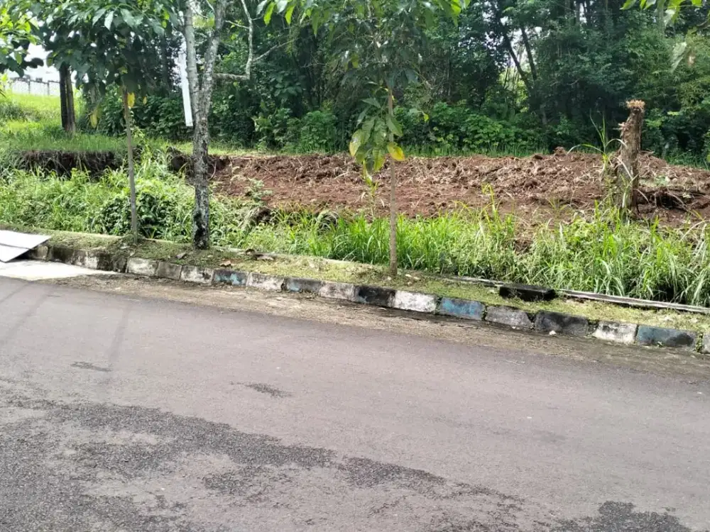 INVESTASI TANAH KAVLING, POROS JALAN COCOK UNTUK KOST ATAU GUESTHOUSE