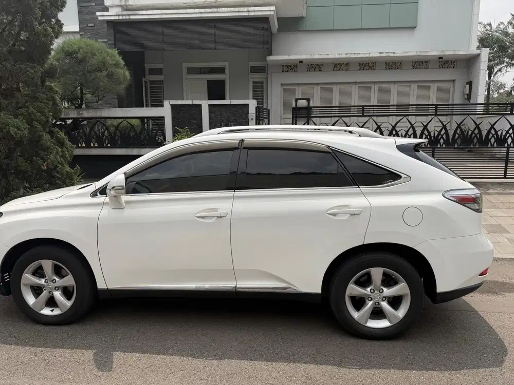 Bu Lexus RX 270 2012 putih terawat pemilik dr baru