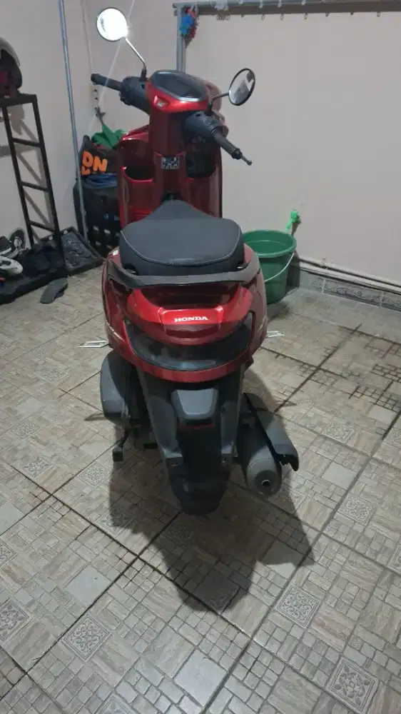 Stylo 2024 warna merah