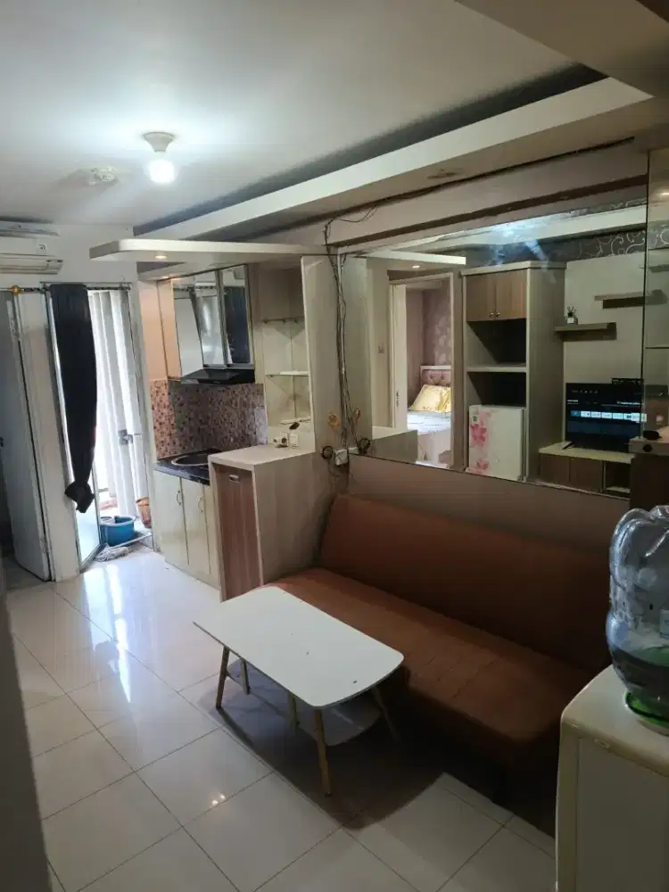 DISEWAKAN MURAH UNIT APARTMENT BASSURA 2 KAMAR FURNIS LANTAI RENDAH