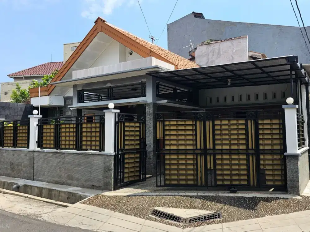 Rumah Hook dijual dekat jalan raya indraprasta dan kampus udinus