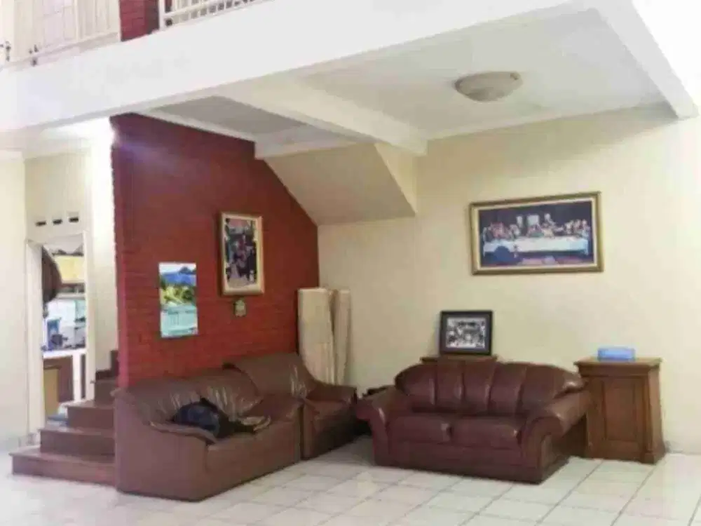 jual villa dg tanah luas di Buniasih dekat Begonia