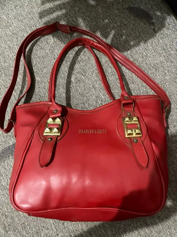 Tas wanita maroon