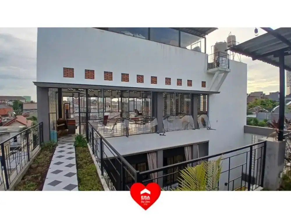 Rumah Mewah Full Furnished Lokasi Strategis di Ampera