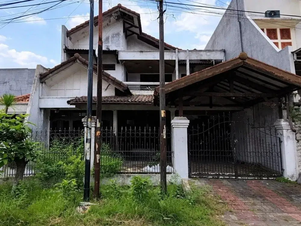 Rumah Tenggilis Utara Strategis • Row 2.5 Mobil