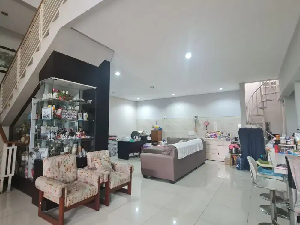 Semi Furnish! Rumah Tinggal Nyaman Siap Huni Di Kawasan Kota Baru Parahyangan, Bandung