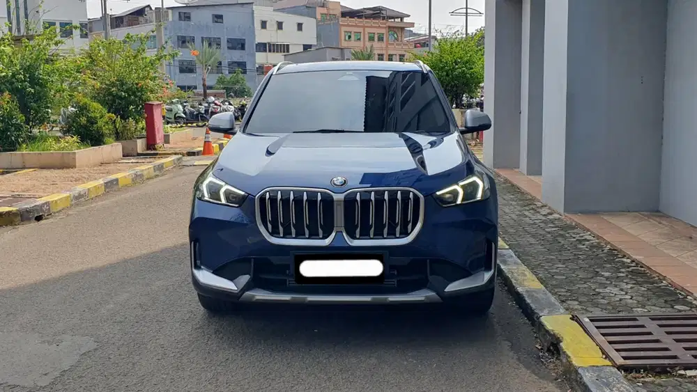 Km2rb bmw x1 sdrive xline 2024 biru