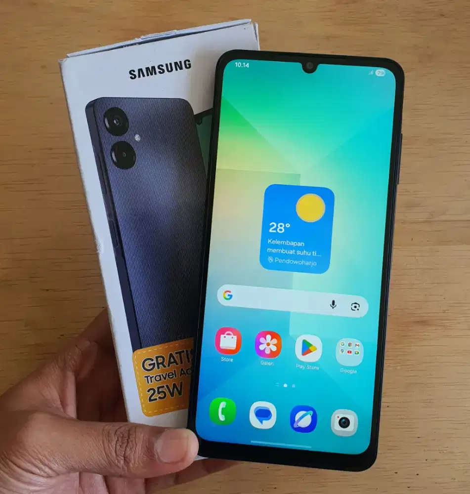 Samsung A06 4+4/64 like new