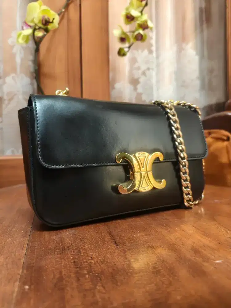 CELINE Shiny Calfskin Triomphe Chain shoulderbag