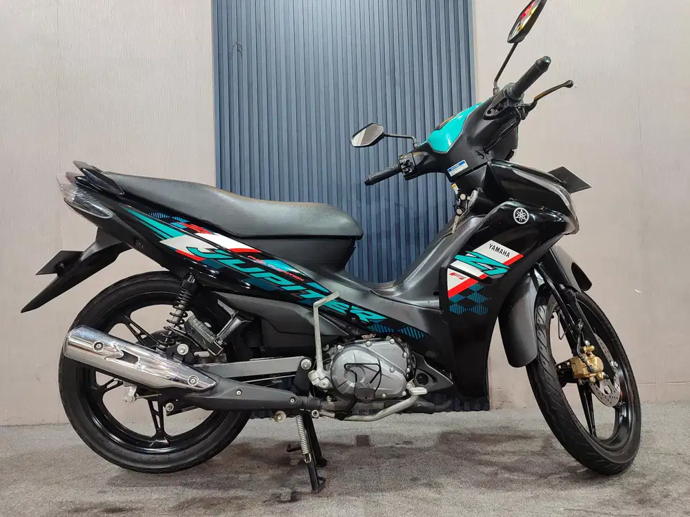Jupiter Z1 hitam 2022 istimewa mulus terawat siap pakai...