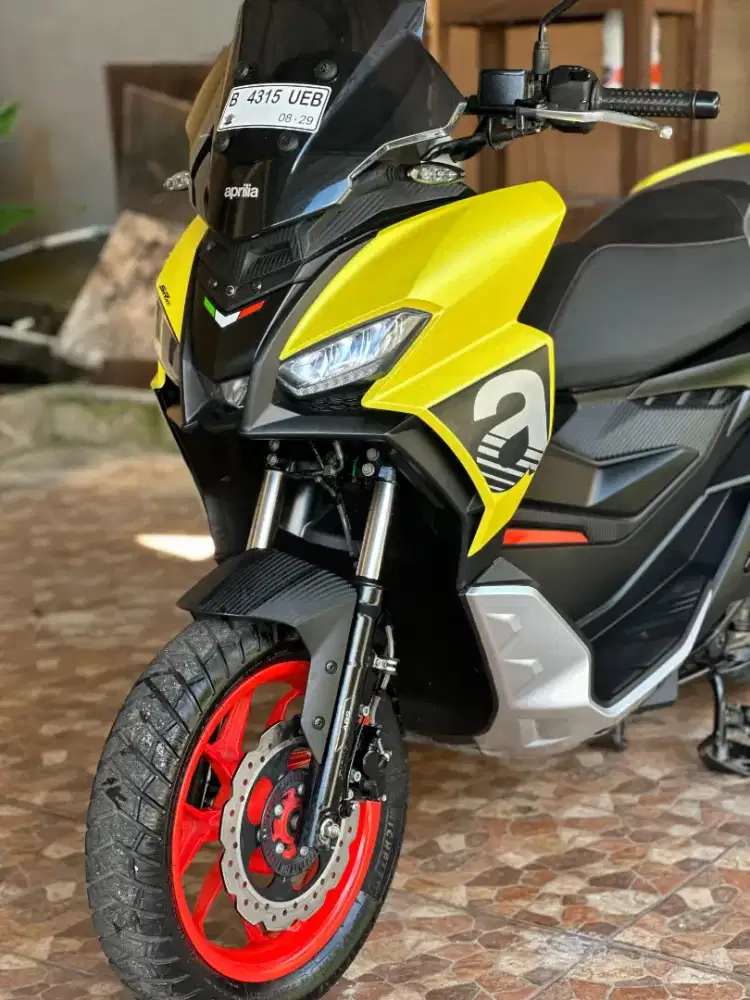Aprilia SR GT 200