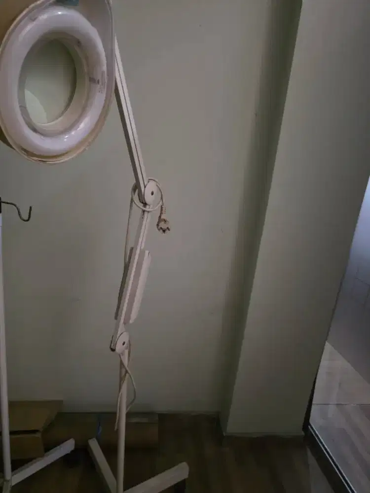 LAMPU FACIAL KLINIK atau SALON