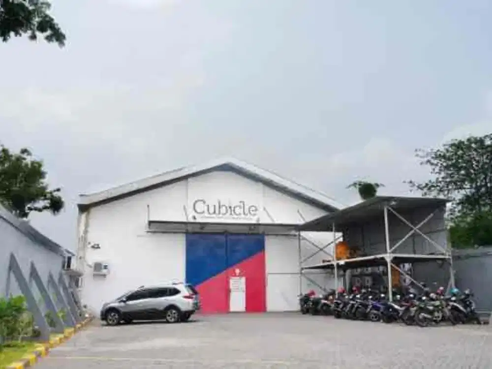 bangunan komersial raya wiyung cocok buat resto , gym , tempat kursus selangkah menuju pakuwon mall