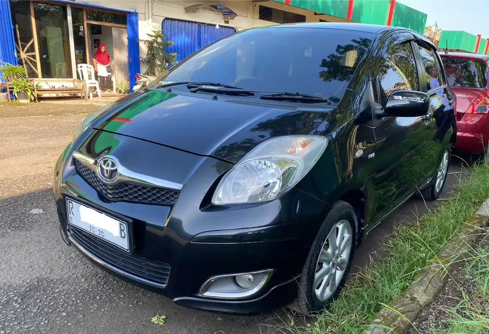 Yaris E 2010 manual