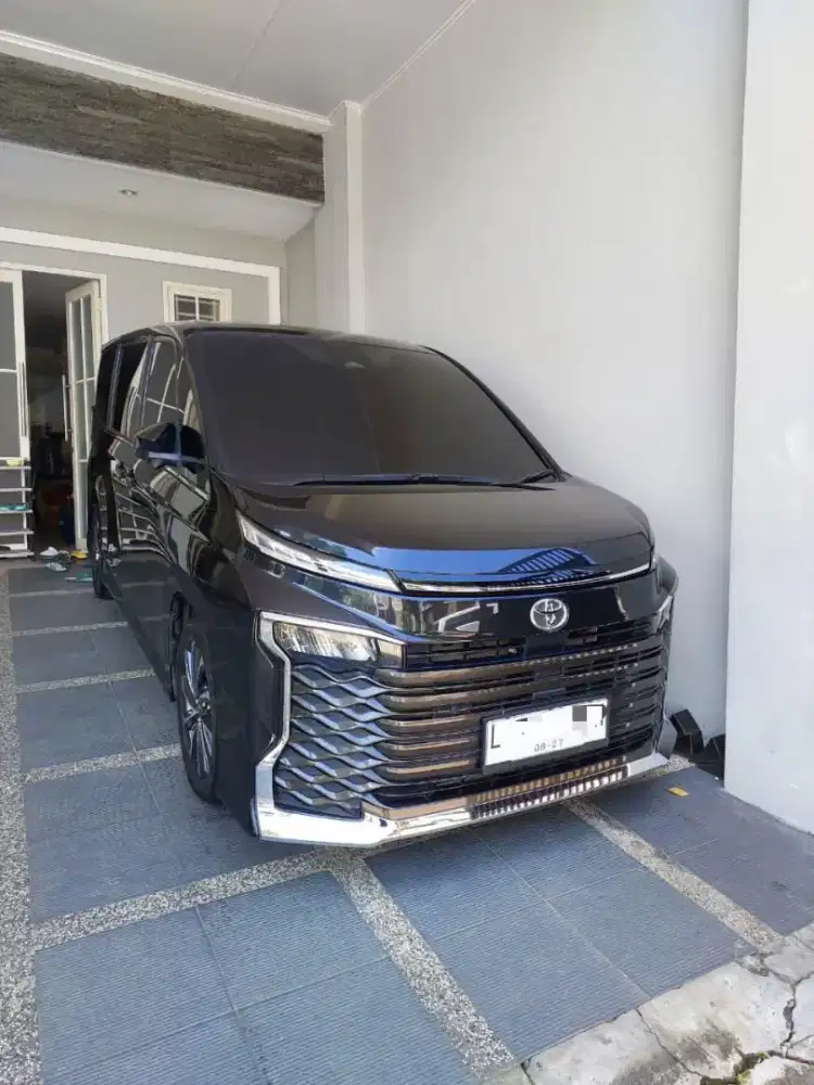 VOXY 2022 HITAM JARANG PAKAI