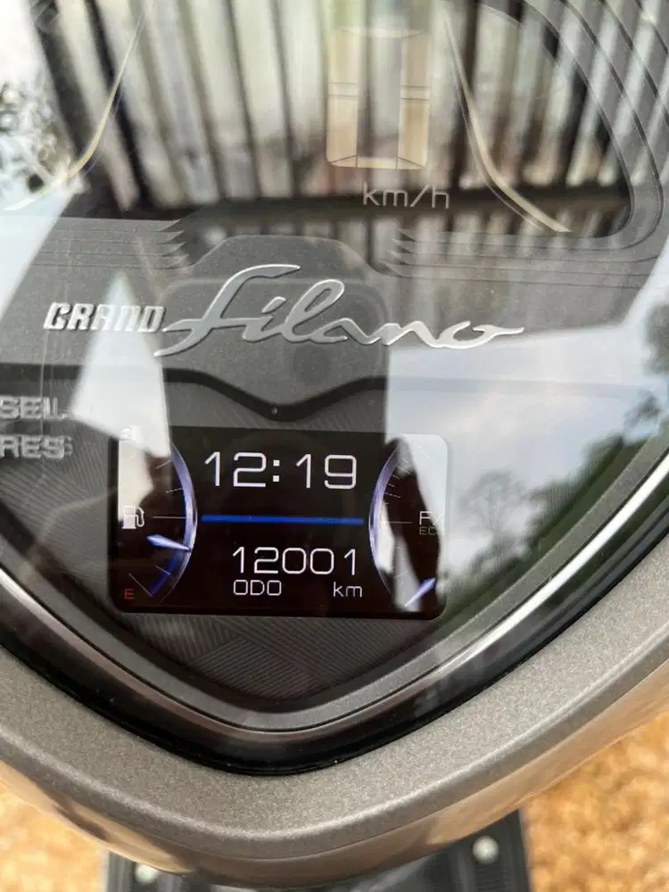 YAMAHA GRAND FILANO LUX 2024 DARK SILVER