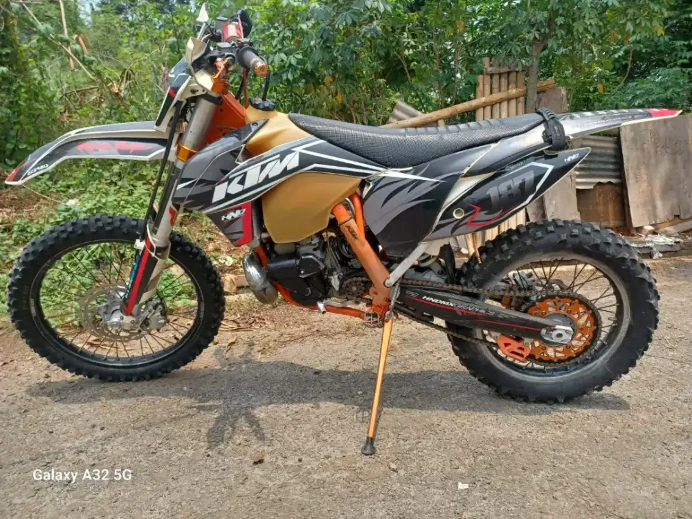 Motor trail KTM EXC 300 cc